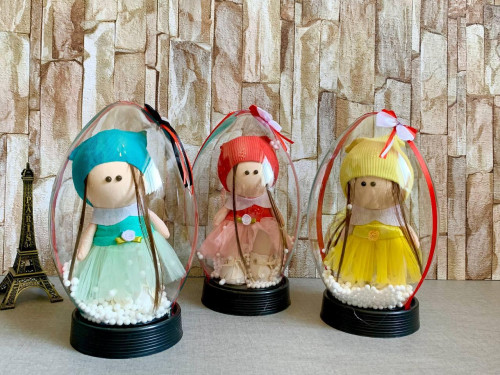 Valentine's Day gift: Russian doll for girls in a glass ball