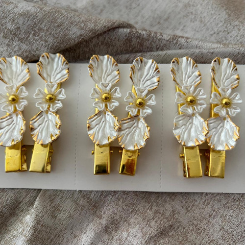 Elegant White Shell Flower Hair Clip with Gold Detailing
