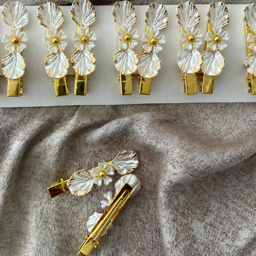 Elegant White Shell Flower Hair Clip with Gold Detailing