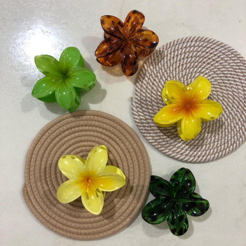Plumeria flower design girls' hair clips