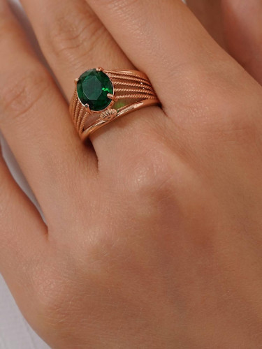 Classic emerald ring for girls