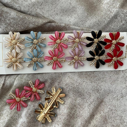 Crystal Daisy Flower Alligator Hair Clip